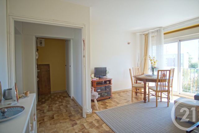 Afficher la photo en grand Appartement F3 à vendre - 3 pièces - 56.59 m2 - CRETEIL - 94 - ILE-DE-FRANCE - Century 21 Acv