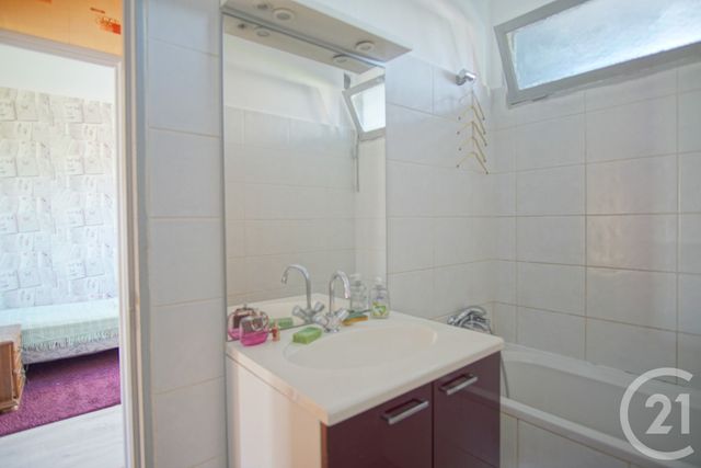 Afficher la photo en grand Appartement F3 à vendre - 3 pièces - 56.59 m2 - CRETEIL - 94 - ILE-DE-FRANCE - Century 21 Acv