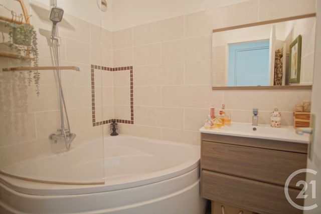 Afficher la photo en grand Appartement F3 à vendre - 3 pièces - 76.61 m2 - CRETEIL - 94 - ILE-DE-FRANCE - Century 21 Acv