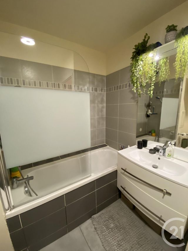 Appartement F3 à vendre - 3 pièces - 64.0 m2 - CRETEIL - 94 - ILE-DE-FRANCE - Century 21 Acv