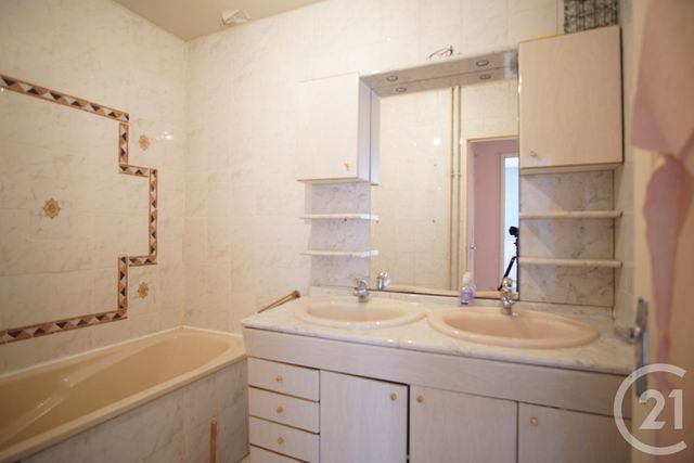 Appartement F4 à vendre - 4 pièces - 83.37 m2 - CRETEIL - 94 - ILE-DE-FRANCE - Century 21 Acv