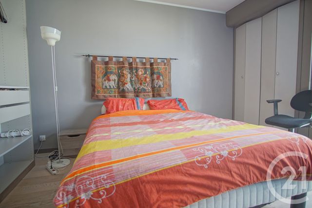 Appartement F3 à vendre - 3 pièces - 74.0 m2 - CRETEIL - 94 - ILE-DE-FRANCE - Century 21 Acv