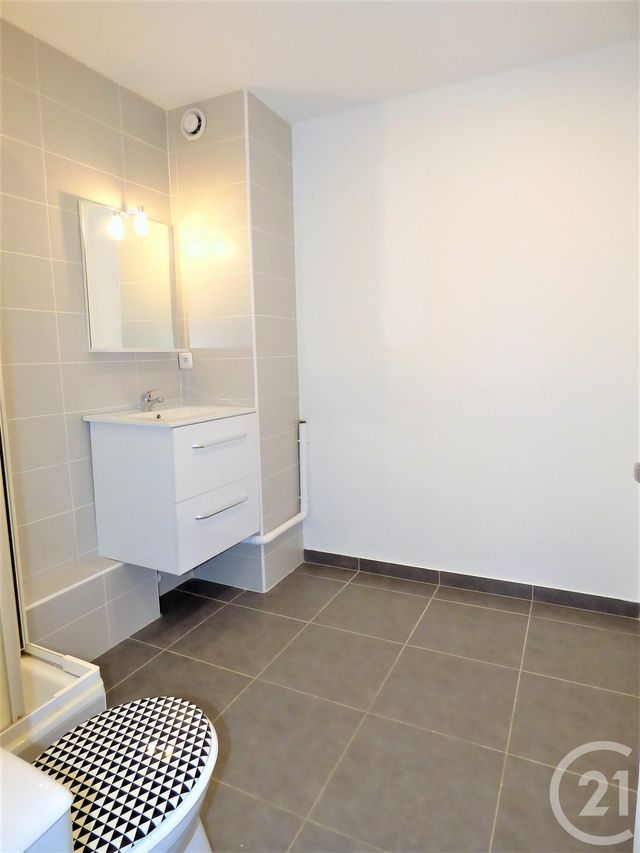 Appartement F1 à louer - 1 pièce - 30.26 m2 - THIAIS - 94 - ILE-DE-FRANCE - Century 21 Acv