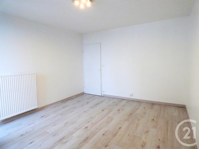 Appartement F1 à louer - 1 pièce - 30.26 m2 - THIAIS - 94 - ILE-DE-FRANCE - Century 21 Acv