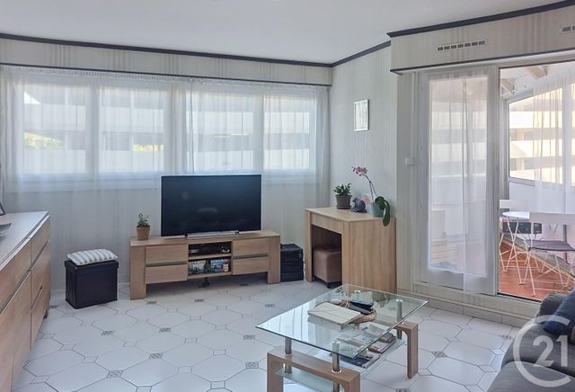 Appartement F4 à vendre - 4 pièces - 81.0 m2 - CRETEIL - 94 - ILE-DE-FRANCE - Century 21 Acv