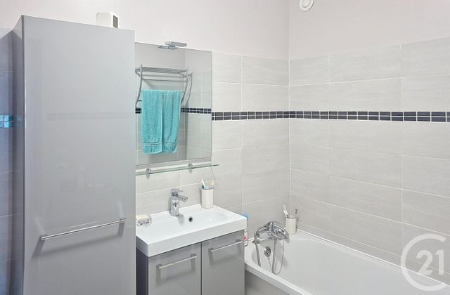 Appartement F4 à vendre - 4 pièces - 81.0 m2 - CRETEIL - 94 - ILE-DE-FRANCE - Century 21 Acv