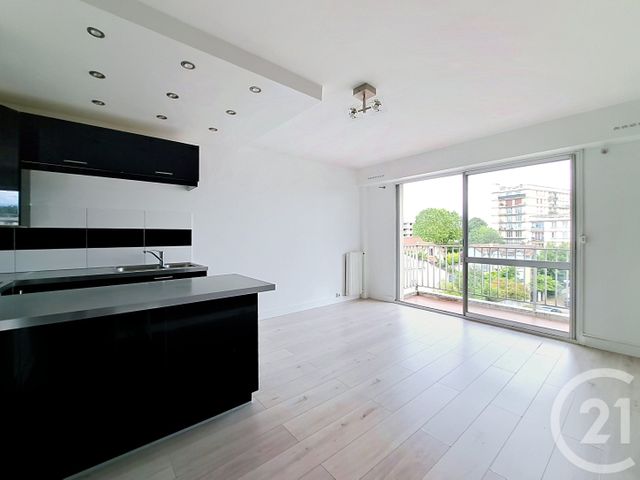 Appartement F2 à vendre - 3 pièces - 51.43 m2 - CRETEIL - 94 - ILE-DE-FRANCE - Century 21 Acv