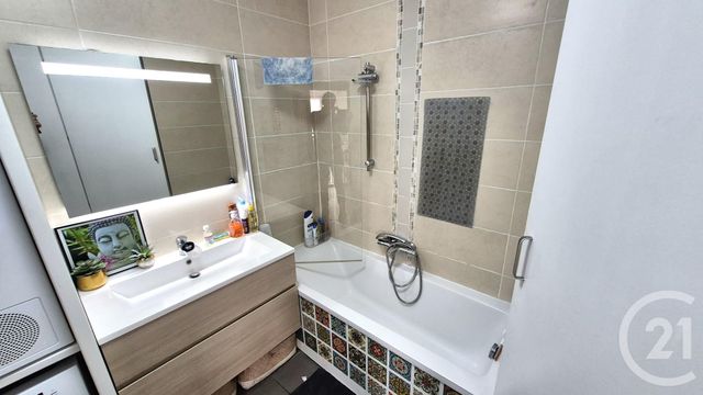Appartement F4 à vendre - 4 pièces - 75.0 m2 - CRETEIL - 94 - ILE-DE-FRANCE - Century 21 Acv