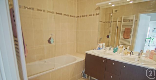 Appartement F4 à vendre - 4 pièces - 83.0 m2 - CRETEIL - 94 - ILE-DE-FRANCE - Century 21 Acv