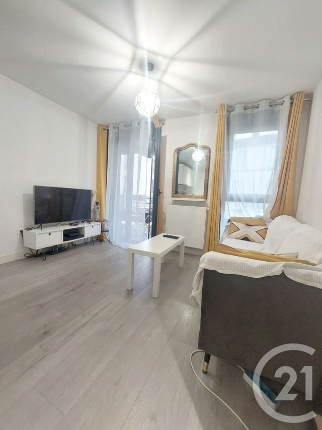 Appartement F2 à louer - 2 pièces - 37.0 m2 - CHOISY LE ROI - 94 - ILE-DE-FRANCE - Century 21 Acv