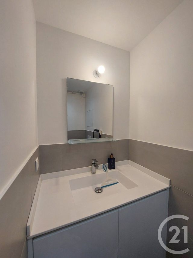 Appartement F2 à louer - 2 pièces - 37.0 m2 - CHOISY LE ROI - 94 - ILE-DE-FRANCE - Century 21 Acv