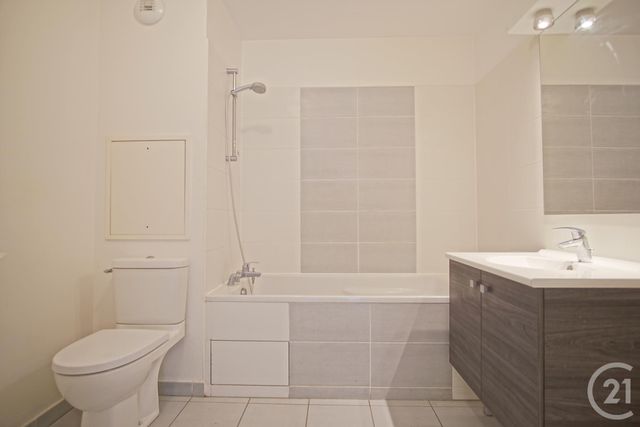 Appartement F2 à louer - 2 pièces - 48.03 m2 - CRETEIL - 94 - ILE-DE-FRANCE - Century 21 Acv