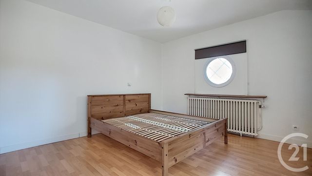 Afficher la photo en grand immeuble à vendre - 244.23 m2 - CRETEIL - 94 - ILE-DE-FRANCE - Century 21 Acv