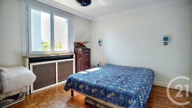 Afficher la photo en grand immeuble à vendre - 244.23 m2 - CRETEIL - 94 - ILE-DE-FRANCE - Century 21 Acv