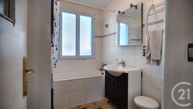Afficher la photo en grand immeuble à vendre - 244.23 m2 - CRETEIL - 94 - ILE-DE-FRANCE - Century 21 Acv
