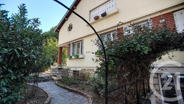 Afficher la photo en grand immeuble à vendre - 244.23 m2 - CRETEIL - 94 - ILE-DE-FRANCE - Century 21 Acv