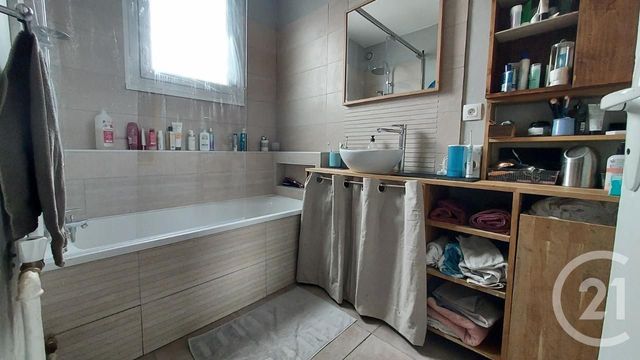 Afficher la photo en grand Appartement F4 à vendre - 4 pièces - 77.2 m2 - CRETEIL - 94 - ILE-DE-FRANCE - Century 21 Acv