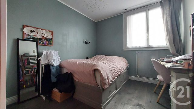 Afficher la photo en grand Appartement F4 à vendre - 4 pièces - 77.2 m2 - CRETEIL - 94 - ILE-DE-FRANCE - Century 21 Acv