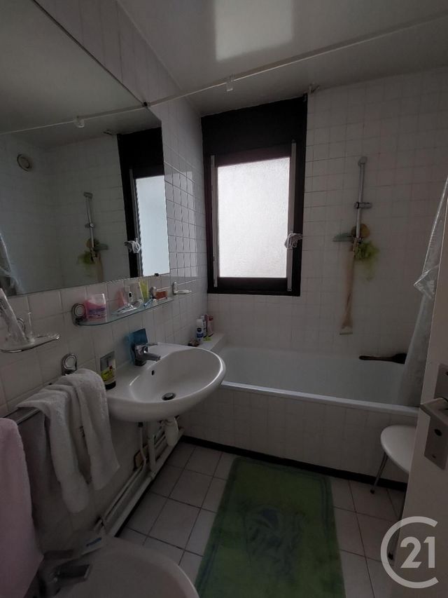 Appartement F3 à vendre - 3 pièces - 66.0 m2 - CRETEIL - 94 - ILE-DE-FRANCE - Century 21 Acv