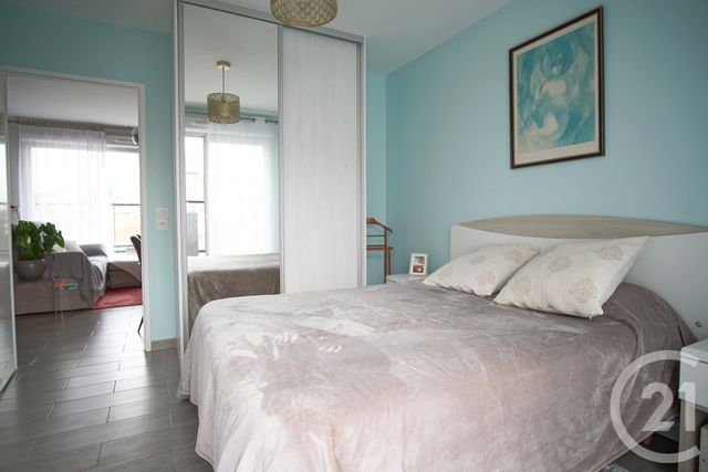 Appartement F2 à vendre - 2 pièces - 49.29 m2 - CRETEIL - 94 - ILE-DE-FRANCE - Century 21 Acv