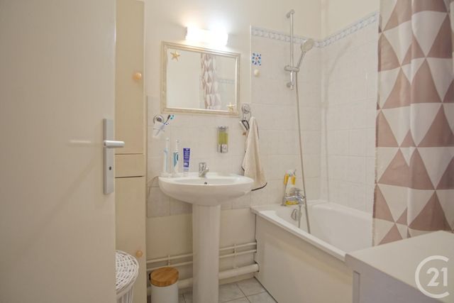 Appartement F4 à vendre - 4 pièces - 76.26 m2 - BONNEUIL SUR MARNE - 94 - ILE-DE-FRANCE - Century 21 Acv